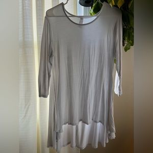 HEATHMOOR — Medium White Blouse w/ Quarter Length Sleeves